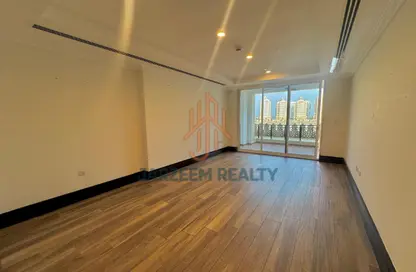 Apartment - 1 Bedroom - 2 Bathrooms for rent in Viva East - Viva Bahriyah - The Pearl Island - Doha