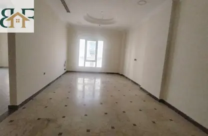 Apartment - 2 Bedrooms - 2 Bathrooms for rent in Al Nasr Street - Al Nasr - Doha