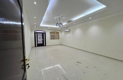 Villa - 6 Bedrooms - 7+ Bathrooms for rent in Umm Salal Ali - Umm Salal Ali - Doha