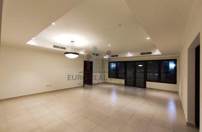 Apartment - 2 Bedrooms - 3 Bathrooms for rent in East Porto Drive - Porto Arabia - The Pearl Island - Doha