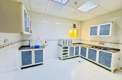 Apartment - 3 Bedrooms - 3 Bathrooms for rent in EB12 - Fereej Bin Mahmoud North - Fereej Bin Mahmoud - Doha