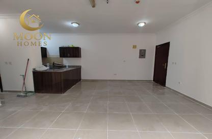 Apartment - 1 Bedroom - 1 Bathroom for rent in Umm Ghwailina Comm - Umm Ghuwalina - Umm Ghuwailina - Doha
