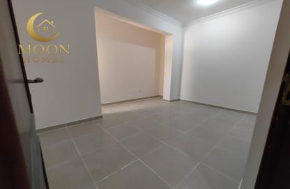Apartment - 1 Bedroom - 1 Bathroom for rent in Umm Ghwailina Comm - Umm Ghuwalina - Umm Ghuwailina - Doha