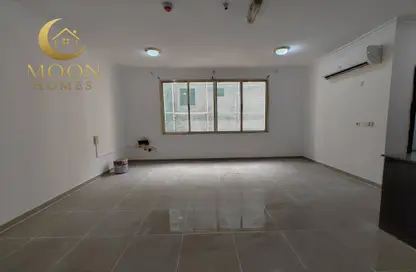 Apartment - 1 Bedroom - 1 Bathroom for rent in Umm Ghwailina Comm - Umm Ghuwalina - Umm Ghuwailina - Doha