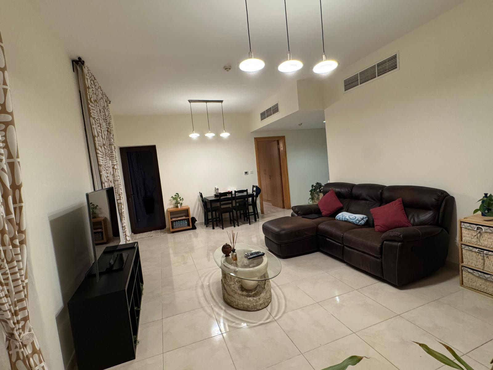 LUXURIOUS 2 BHK FF WITH BALCONY AVAILABLE thumbnail 5
