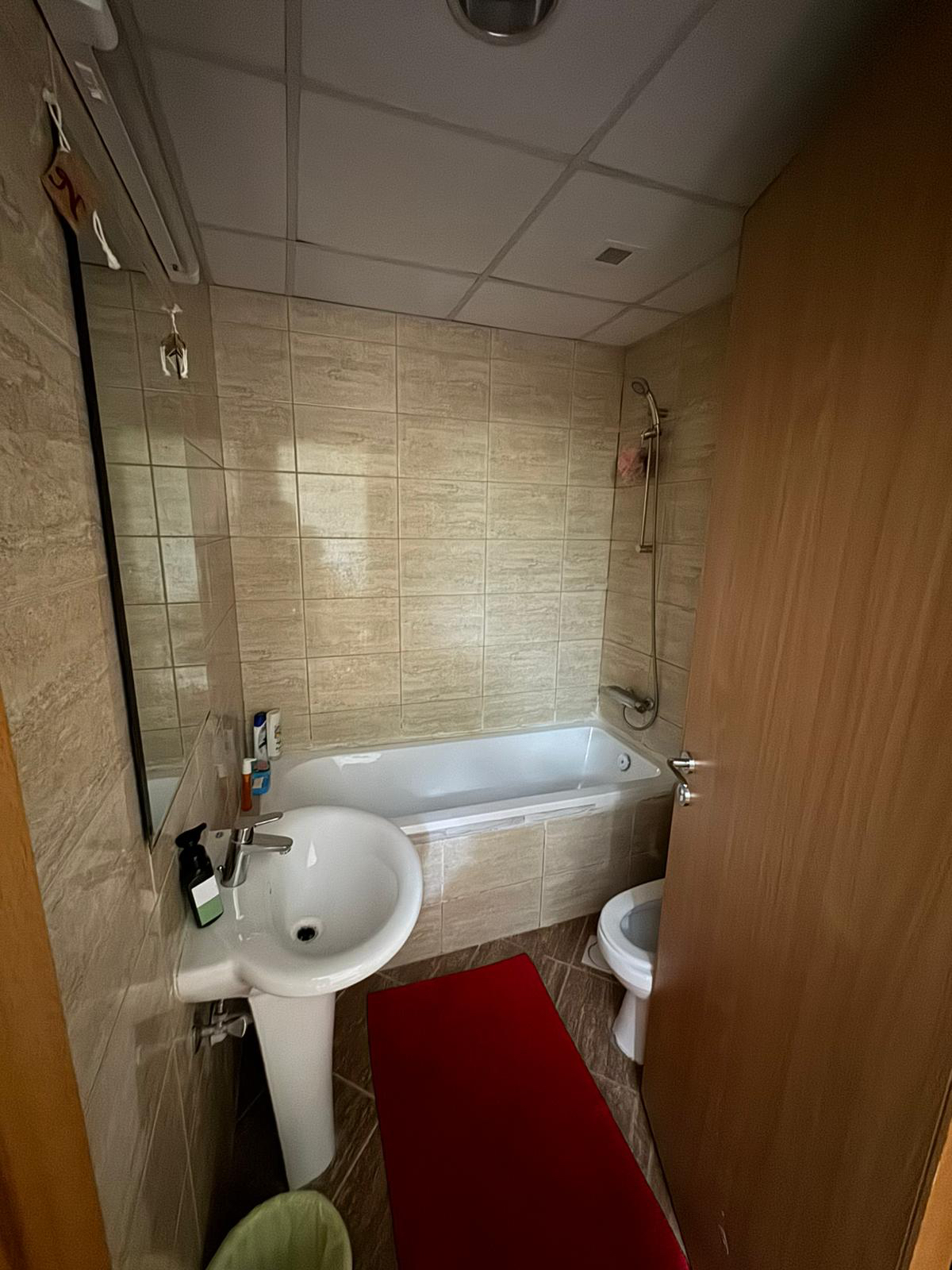 LUXURIOUS 2 BHK FF WITH BALCONY AVAILABLE thumbnail 10