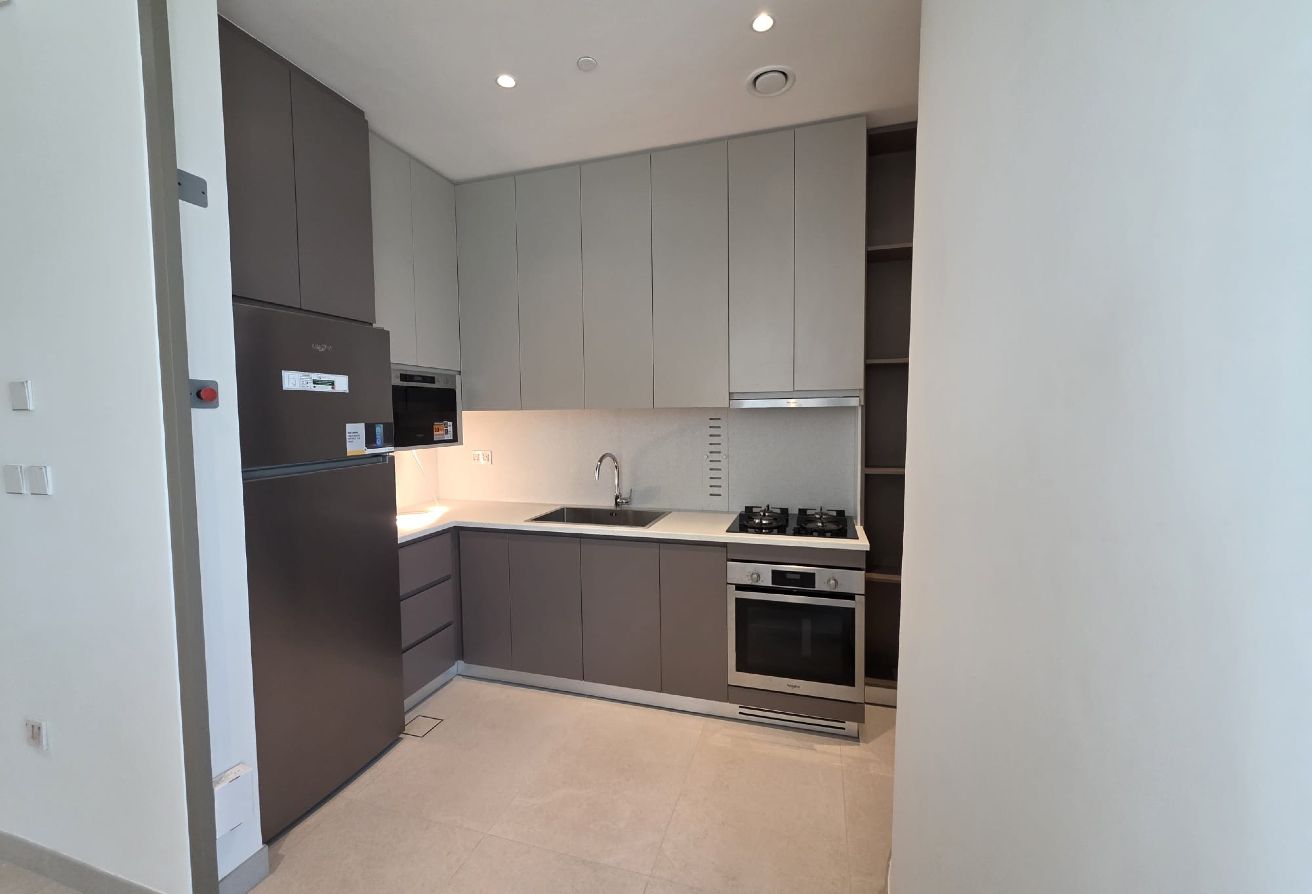 Stunning 2BR Unit Overlooking the City Skyline Now thumbnail 6