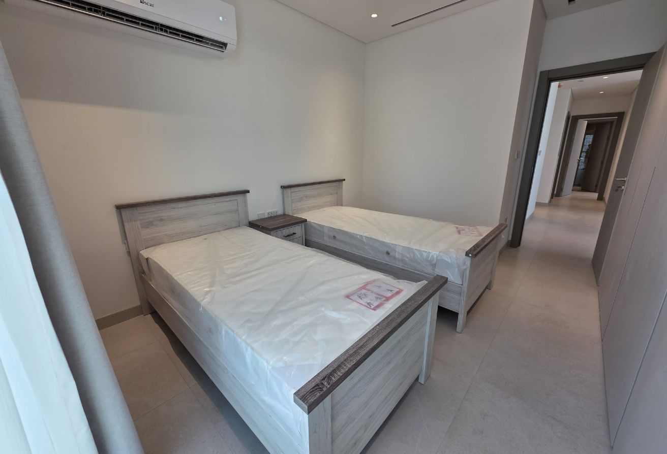 Stunning 2BR Unit Overlooking the City Skyline Now thumbnail 10