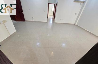Apartment - 1 Bedroom - 2 Bathrooms for rent in Umm Ghuwailina 4 - Umm Ghuwailina - Doha