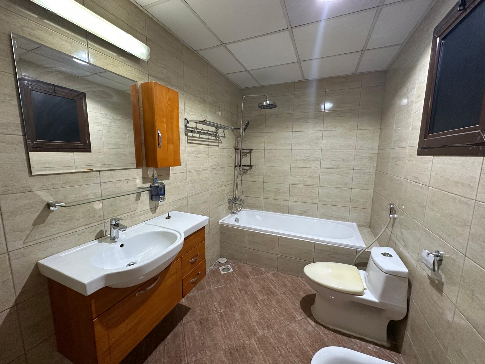 LUXURY 1BEDROOM FULLY FURNISHED APARTMENT thumbnail 10