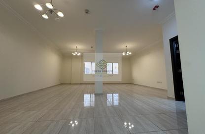 Apartment - 2 - 3 for rent in Umm Ghuwailina 4 - Umm Ghuwailina - Doha