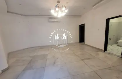 Villa - Studio - 1 Bathroom for rent in Al Aziziyah - Al Aziziyah - Doha