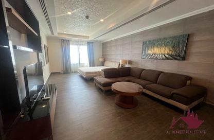 Apartment - Studio - 1 Bathroom for rent in One Porto Arabia - Porto Arabia - The Pearl Island - Doha