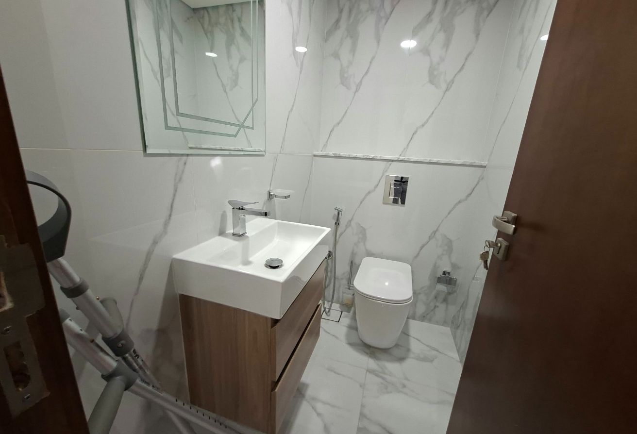 Luxury 2 BHK | Bills Included | Lusail Marina thumbnail 11