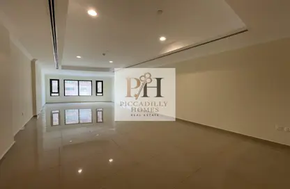 Apartment - 1 Bedroom - 2 Bathrooms for rent in East Porto Drive - Porto Arabia - The Pearl Island - Doha