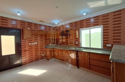 Villa - 4 Bedrooms - 5 Bathrooms for rent in Souk Al gharaffa - Al Gharrafa - Doha
