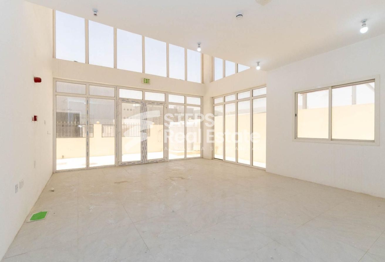 Steel Workshop with Rooms for Rent