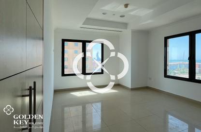 Apartment - 3 Bedrooms - 5 Bathrooms for rent in West Porto Drive - Porto Arabia - The Pearl Island - Doha Apartment - 3 Bedrooms - 5 Bathrooms for rent in West Porto Drive - Porto Arabia - The Pearl Island - Doha