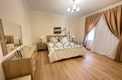 فيلا - 4 غرف نوم - 4 حمامات للايجار في بوابة عين خالد - عين خالد - الدوحة