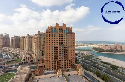 Apartment - 1 Bedroom - 2 Bathrooms for sale in West Porto Drive - Porto Arabia - The Pearl Island - Doha