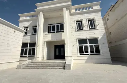فيلا - 8 غرف نوم - 8 حمامات للبيع في الريان - الريان - الدوحة