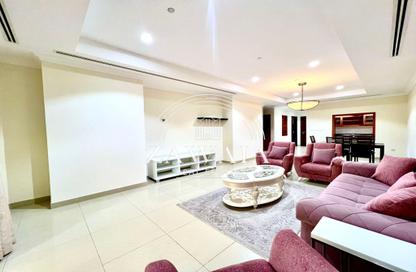Apartment - 2 Bedrooms - 3 Bathrooms for rent in West Porto Drive - Porto Arabia - The Pearl Island - Doha