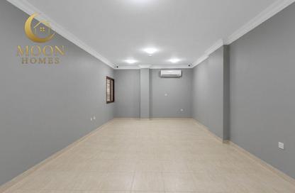 Apartment - 2 Bedrooms - 2 Bathrooms for rent in Muntazah 7 - Al Muntazah - Doha