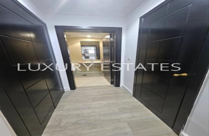 Apartment - 1 Bedroom - 2 Bathrooms for rent in West Porto Drive - Porto Arabia - The Pearl Island - Doha Apartment - 1 Bedroom - 2 Bathrooms for rent in West Porto Drive - Porto Arabia - The Pearl Island - Doha