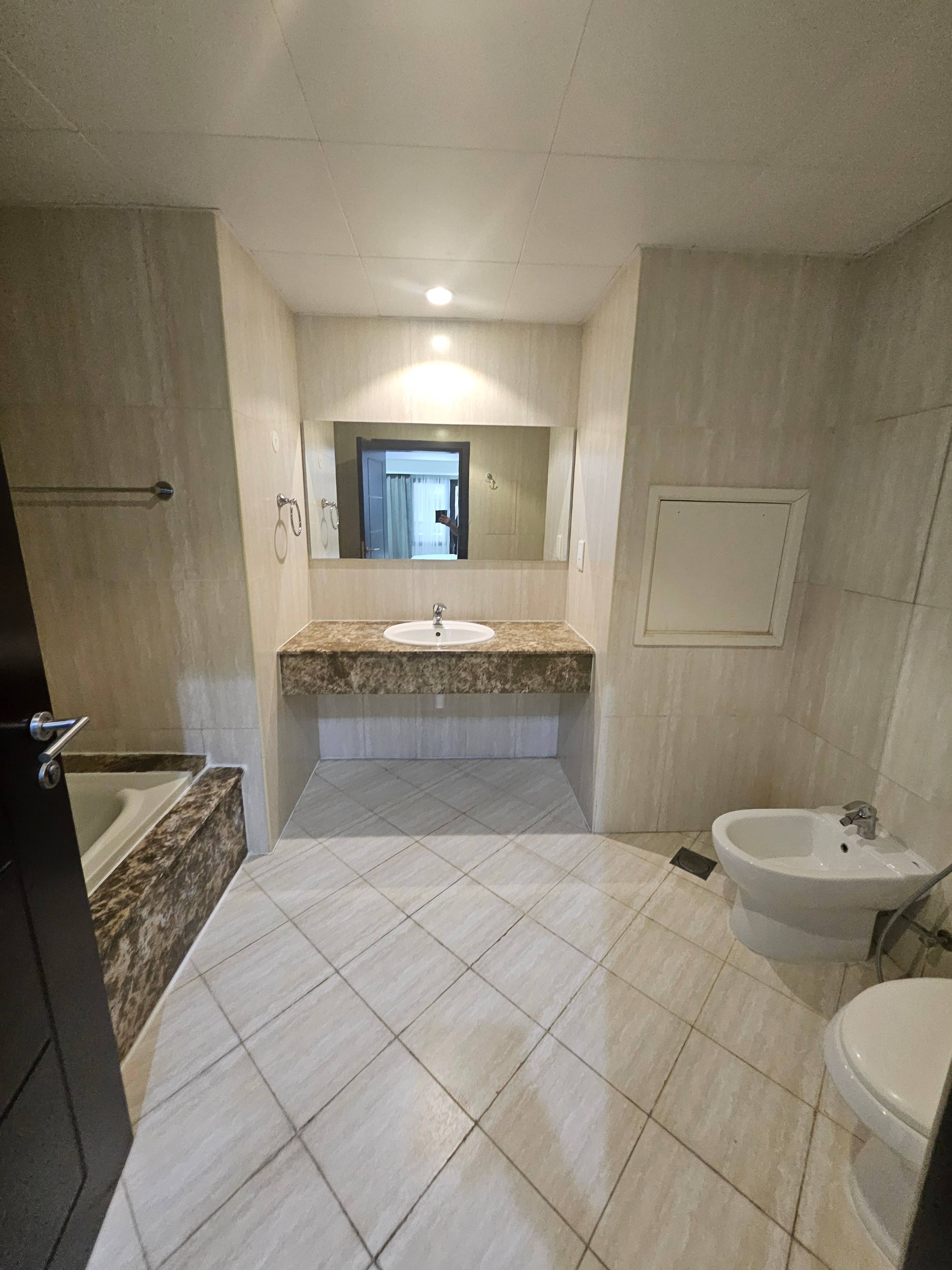 LUXURY BIG LAYOUT 1BEDROOM FULLY FURNISHED BALCONY thumbnail 14