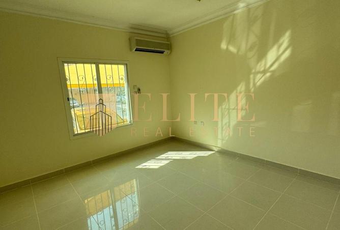 1004996 - Property Image 2