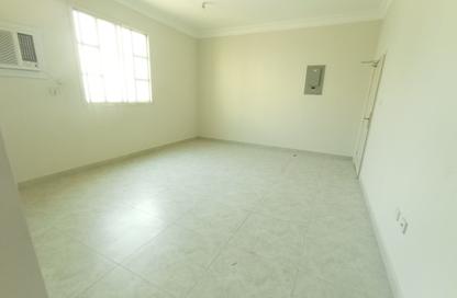 Apartment - 2 - 2 for rent in Al Mansoura - Al Mansoura - Doha