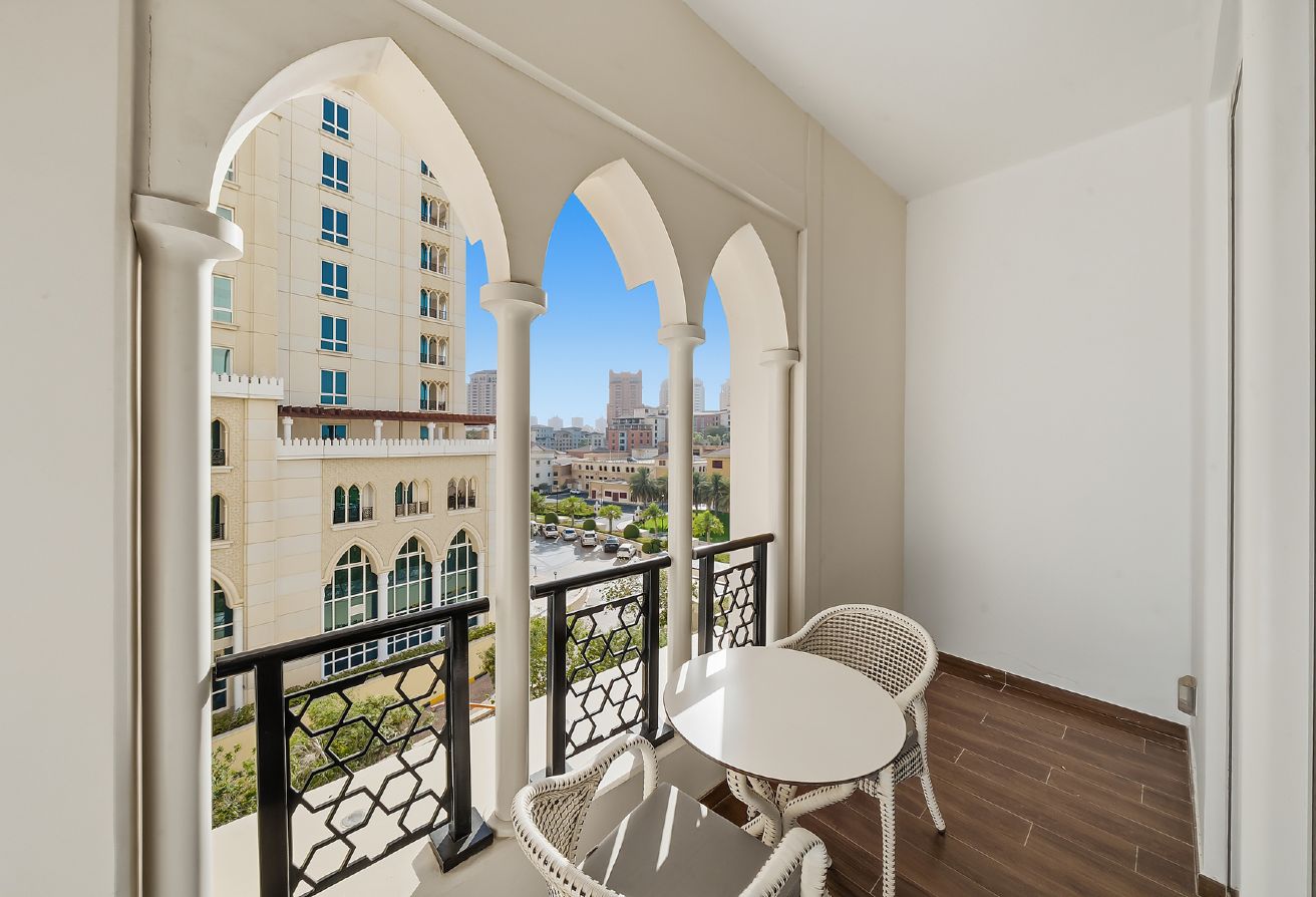 Amazing 1-BR Apartment | Side View | All Inclusive