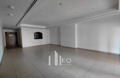 Apartment - 1 Bedroom - 2 Bathrooms for rent in East Porto Drive - Porto Arabia - The Pearl Island - Doha