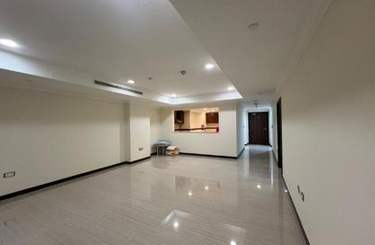 Apartment - 1 Bedroom - 2 Bathrooms for rent in Porto Arabia - The Pearl Island - Doha