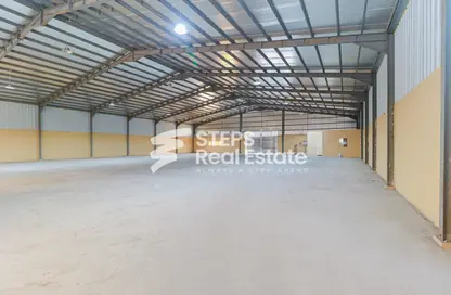 مخزن - استوديو - 1 حمام للايجار في شارع الصناعية الشرقي - بركة العوامر - الوكرة