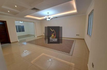 Compound - 3 Bedrooms - 3 Bathrooms for rent in Old Airport Road - Old Airport Road - Doha