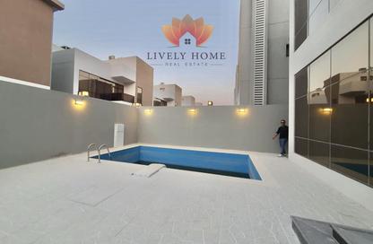 Villa - 4 - 6 for rent in Simaisma Street - Umm Ghuwailina - Doha