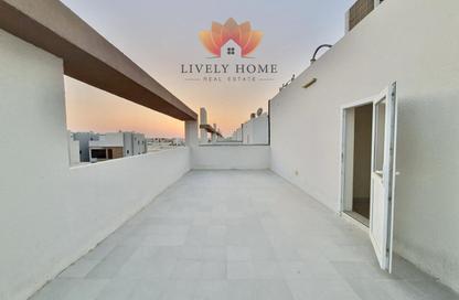 Villa - 4 - 6 for rent in Simaisma Street - Umm Ghuwailina - Doha