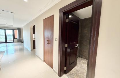 Apartment - 2 Bedrooms - 3 Bathrooms for rent in East Porto Drive - Porto Arabia - The Pearl Island - Doha