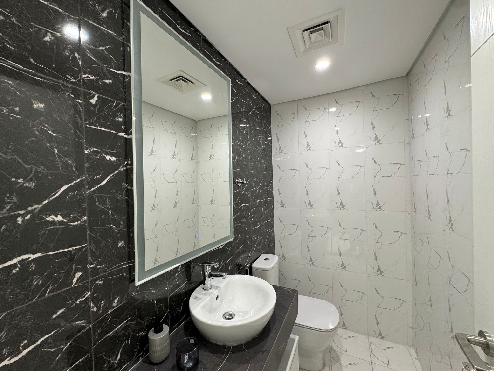 BRAND NEW 2BEDROOM FULLY FURNISHED WITH BALCONY thumbnail 3