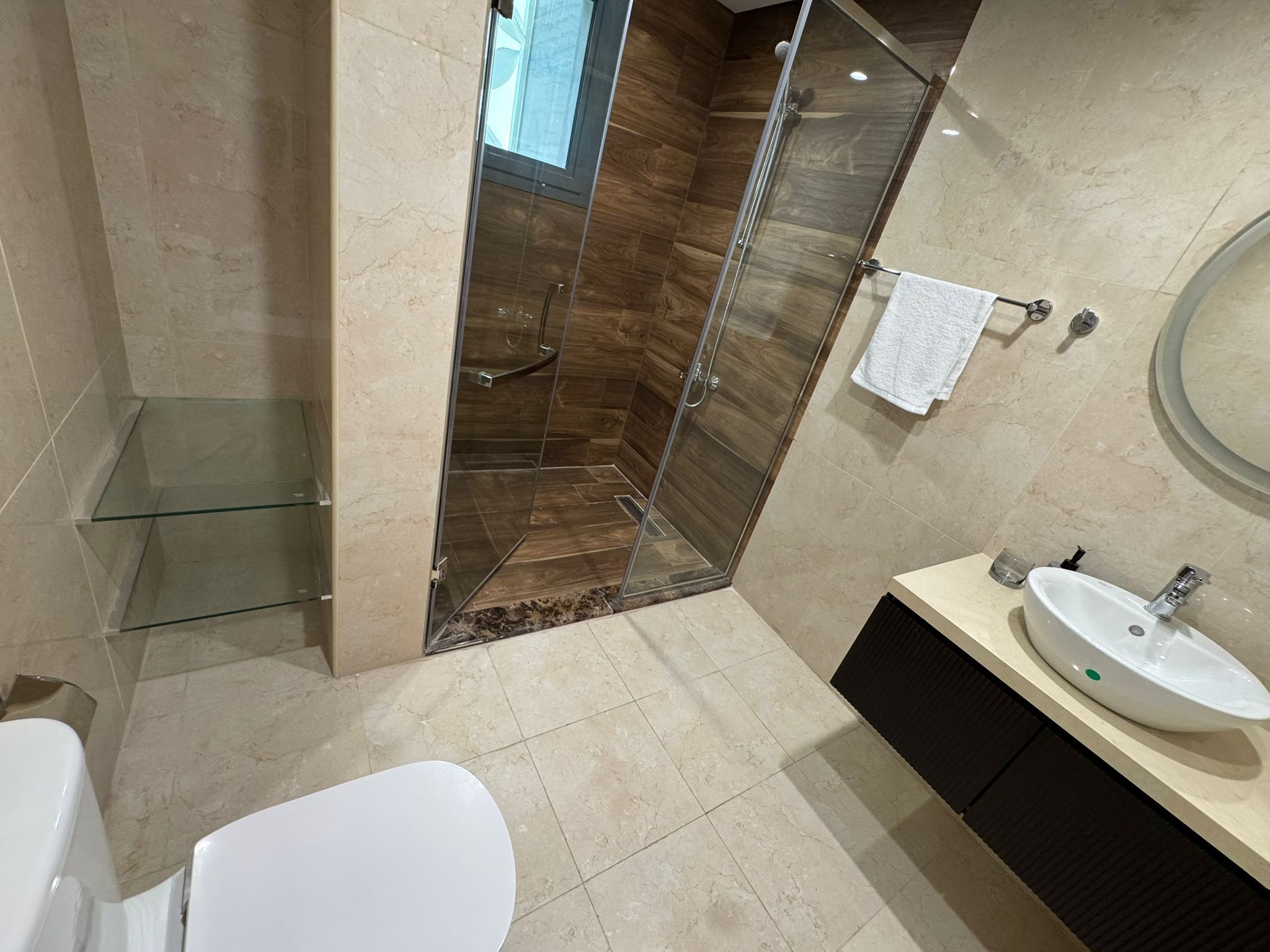 BRAND NEW 2BEDROOM FULLY FURNISHED WITH BALCONY thumbnail 5