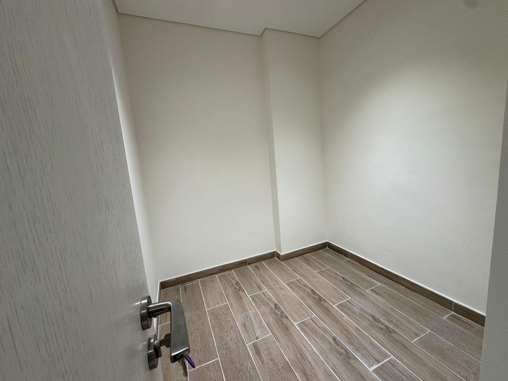 BRAND NEW 2BEDROOM FULLY FURNISHED WITH BALCONY thumbnail 12