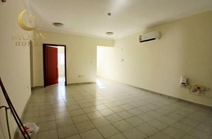 Apartment - 2 - 2 for rent in Umm Ghuwailina 4 - Umm Ghuwailina - Doha