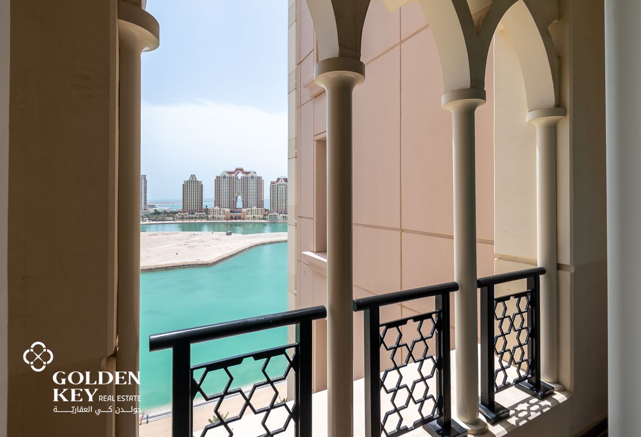 Beach Access| Bills Included | Weekly Housekeeping