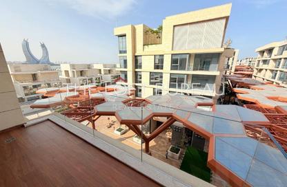 Duplex - 4 Bedrooms - 6 Bathrooms for rent in Crystal Residence - Gewan Island - The Pearl Island - Doha