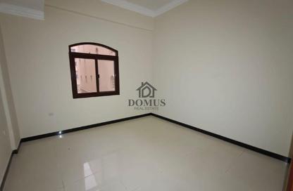 Apartment - 3 Bedrooms - 3 Bathrooms for rent in Al Zubair Bakkar Street - Al Sadd - Doha