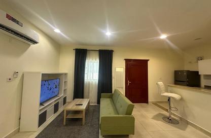 Apartment - Studio - 1 for rent in Onaiza Street - Diplomatic Area - Doha