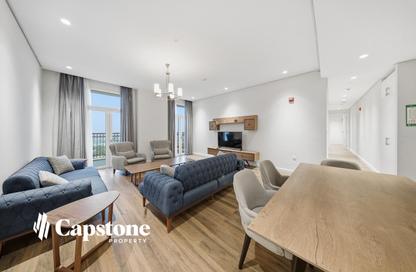 Apartment - 3 Bedrooms - 5 Bathrooms for rent in The Garden - Floresta Gardens - The Pearl Island - Doha
