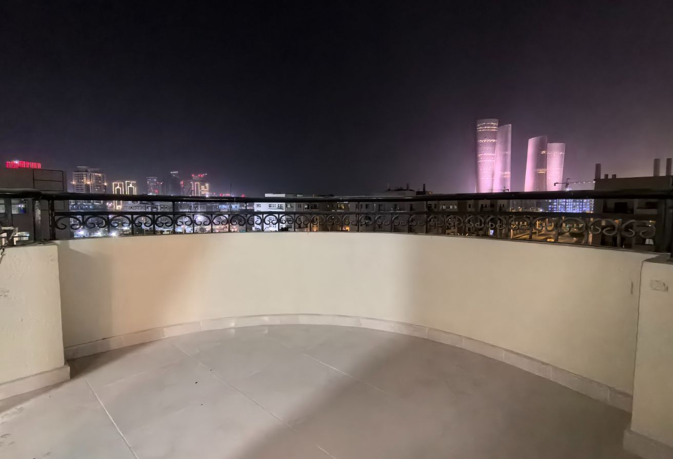 Exclusive Deal Fully Furnished 3BHK Prime location thumbnail 9