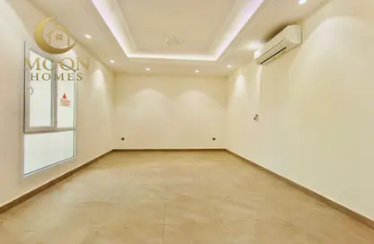 شقة - 2 غرف نوم - 2 حمامات للايجار في شارع النصر - النصر - الدوحة